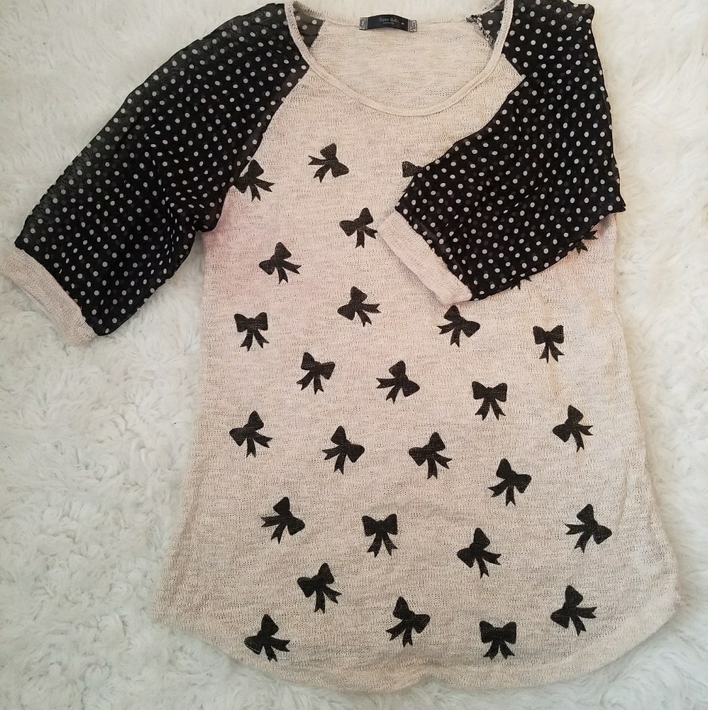 Lightweight knit maternity top
